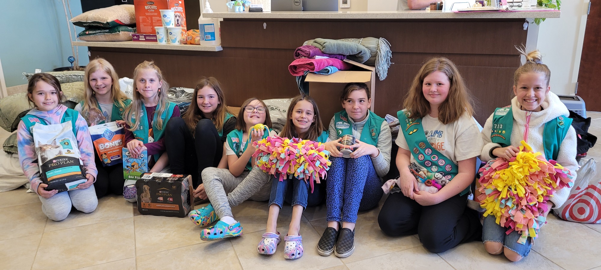  Girl Scout Troop 723 of Moyock, North Carolina held a Donation Drive to Help the Currituck Animal Shelter 