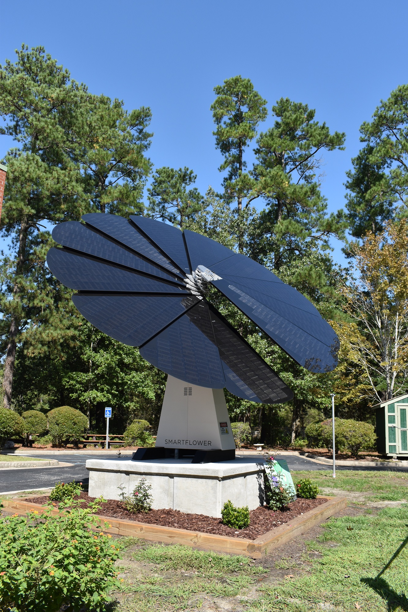 Named after Girl Scouts’ Founder, Juliette Gordon Low, whose nickname was Daisy, our SmartFlower uses advanced robotics and automation to track the sun, making up to 40% more energy than traditional stationary solar panels. This installation is part of our Council’s promise to the environment, promoting initiatives that contribute to sustainability, efficient use of energy, and reduced electrical consumption. Daisy was dedicated during a ceremony at her home, A Place for Girls, on October 2, 2023.
