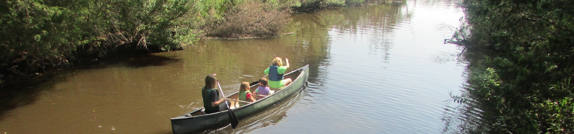  Girl Scouts canoeing in The Outback 