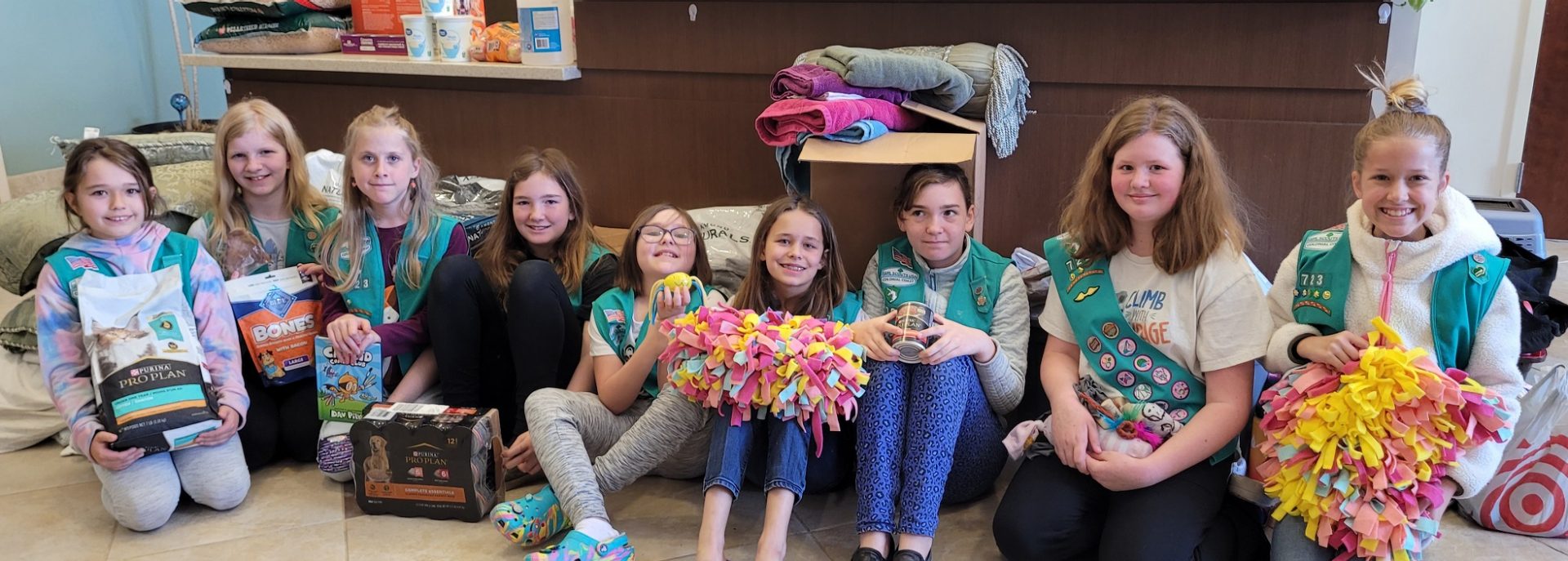  Girl Scout Troop 723 of Moyock, North Carolina held a Donation Drive to Help the Currituck Animal Shelter 